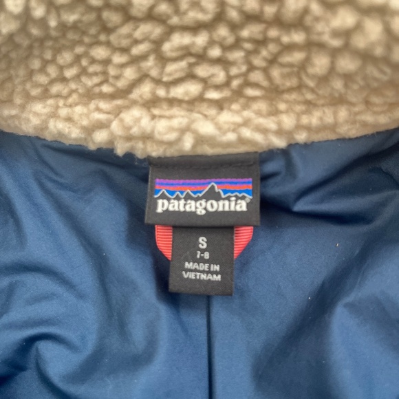 Girl’s Patagonia Jacket - Picture 3 of 4